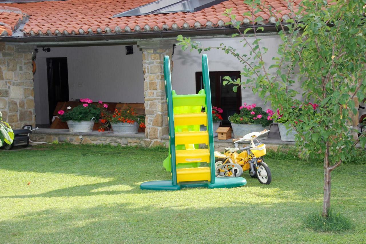Tourist Farm With Apartments Fig Tree Dekani Zewnętrze zdjęcie
